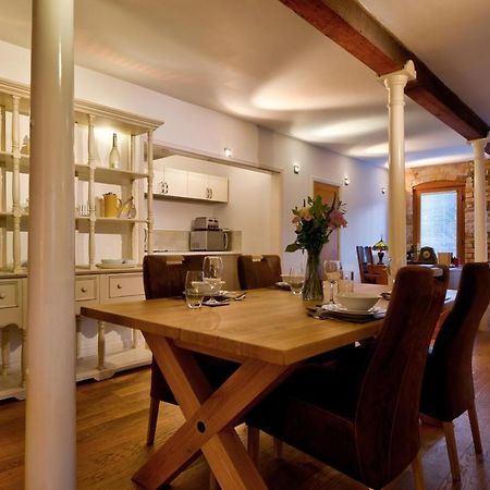 Stylish Town Centre Stay - 2-Bed Luxury Suite With Wifi Stamford Exterior photo