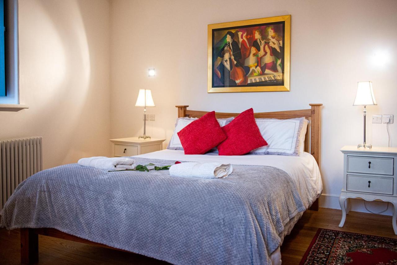 Stylish Town Centre Stay - 2-Bed Luxury Suite With Wifi Stamford Exterior photo